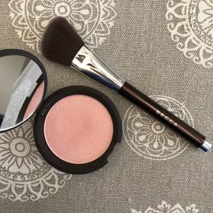 Becca Shimmering Skin Perfector Rose Quartz+ brush